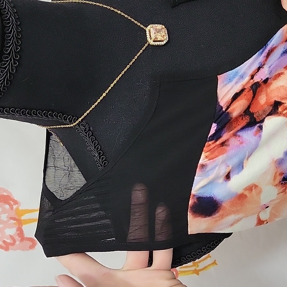 Vera Wang Floral Tank - Picture 4 of 8